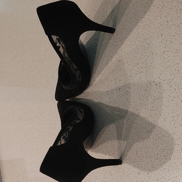 New Audrey Brooke leather heels. Size 6.0 - Picture 4 of 9